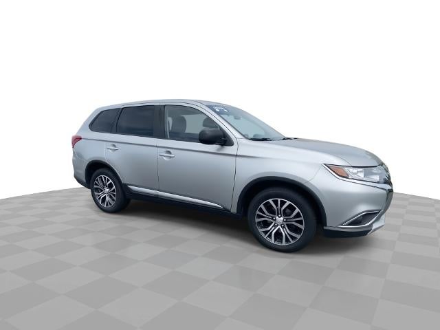 Used 2018 Mitsubishi Outlander SE with VIN JA4AZ3A35JZ057659 for sale in Slatington, PA